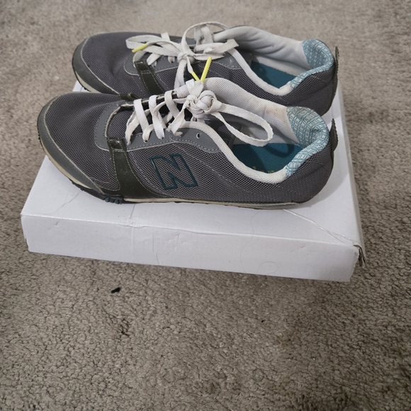 Sneakers - Picture 2 of 8